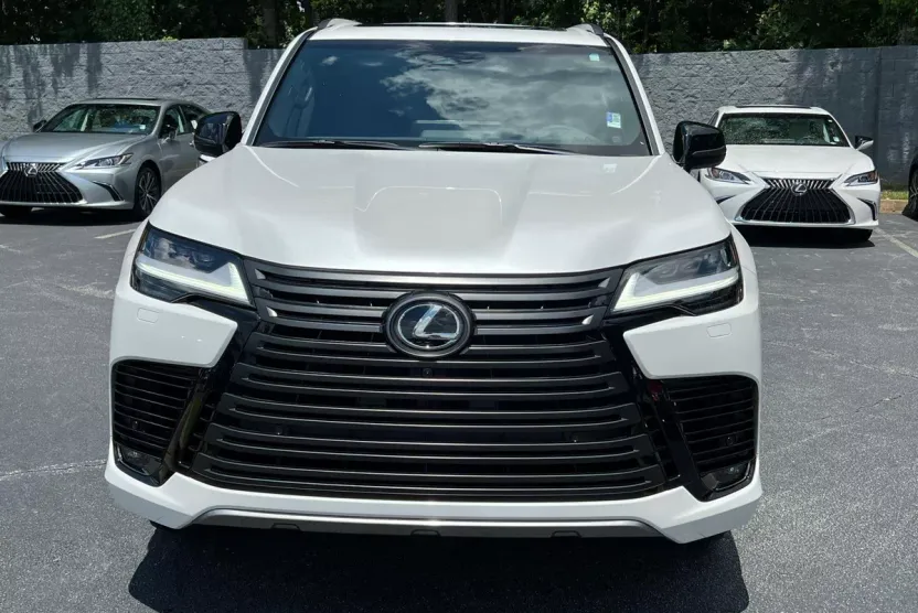 2025 Lexus LX photo 1