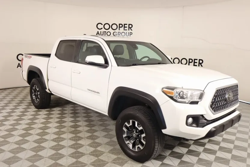 2019 Toyota Tacoma TRD Off-Road V6 photo 1
