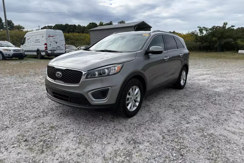 2018 Kia Sorento LX photo 1