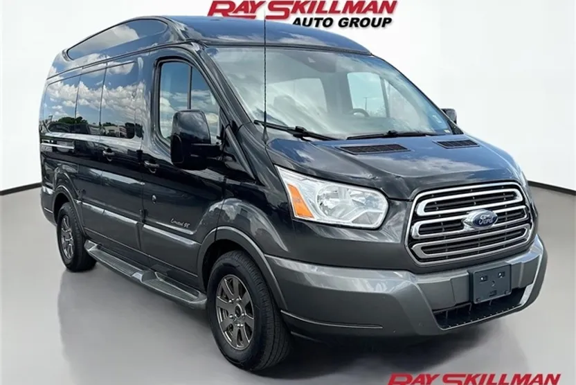 2017 Ford Transit photo 1