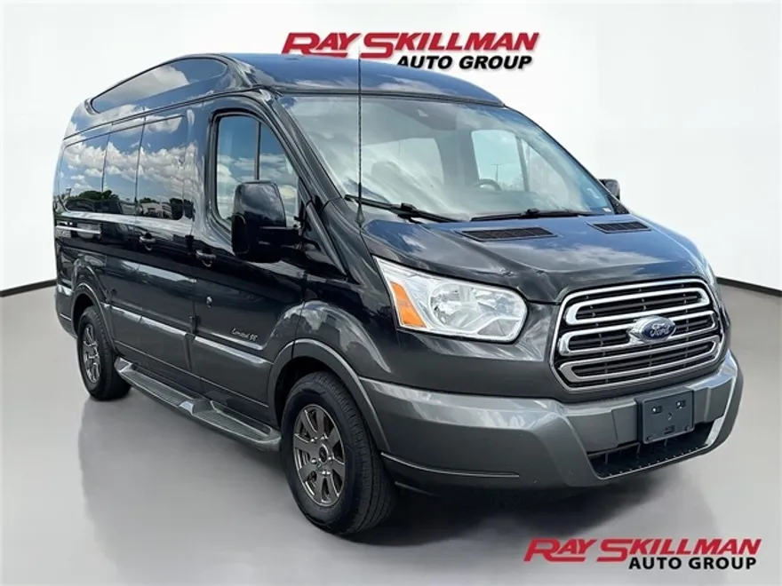 2017 Ford Transit photo 1
