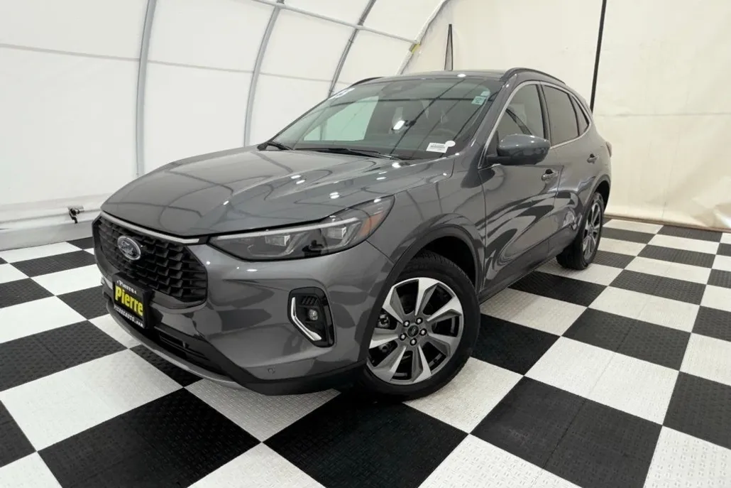 2023 Ford Escape Platinum photo 1