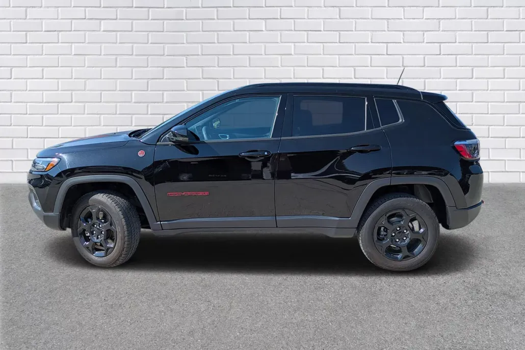 2023 Jeep Compass Trailhawk photo 1