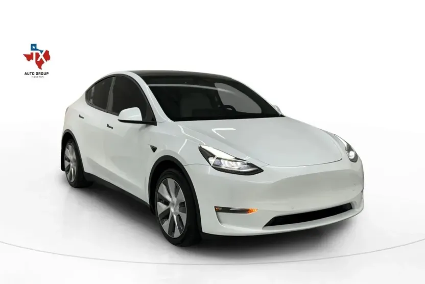 2022 Tesla Model Y Long Range photo 1