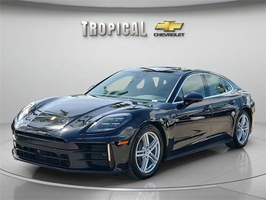 2025 Porsche Panamera 4 photo 1