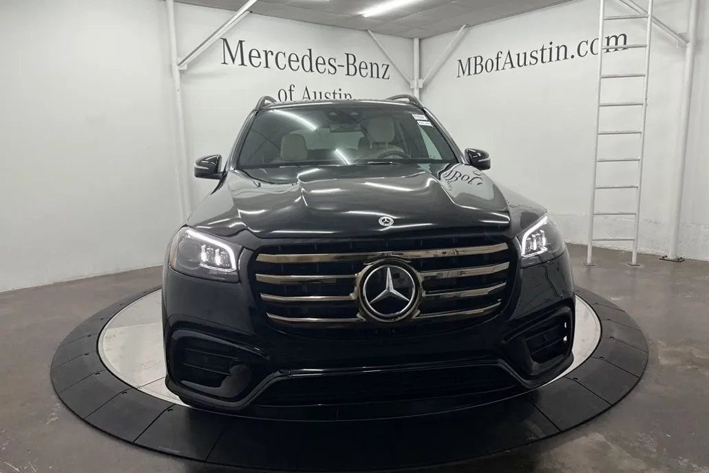 2026 Mercedes Benz GLS 450 4MATIC photo 1