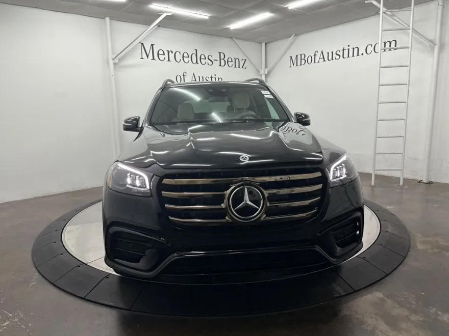 2026 Mercedes Benz GLS 450 4MATIC photo 1