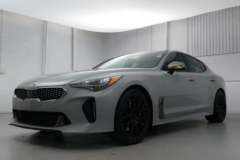 2018 Kia Stinger GT2 photo 1