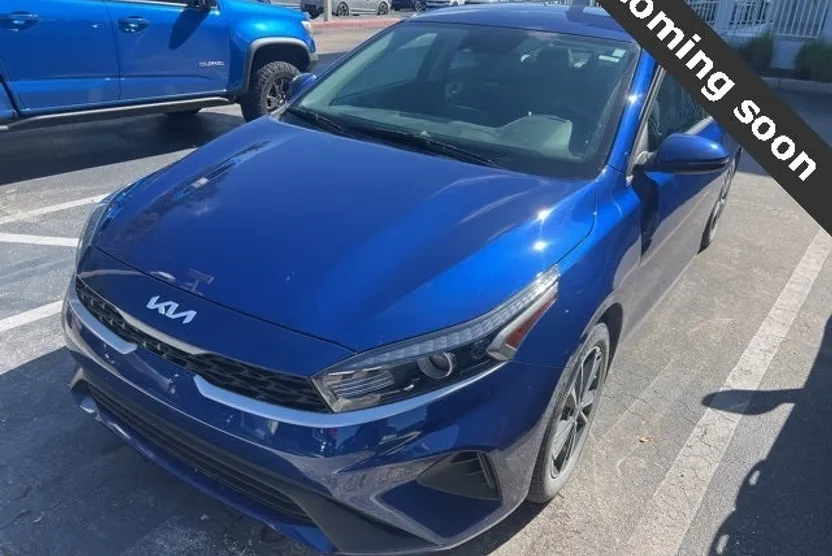 2023 Kia Forte LXS photo 1