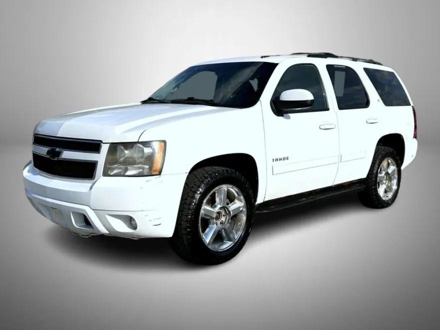 2011 Chevrolet Tahoe LT photo 1