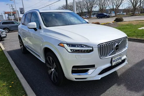2025 Volvo XC90 T8 Plus photo 2