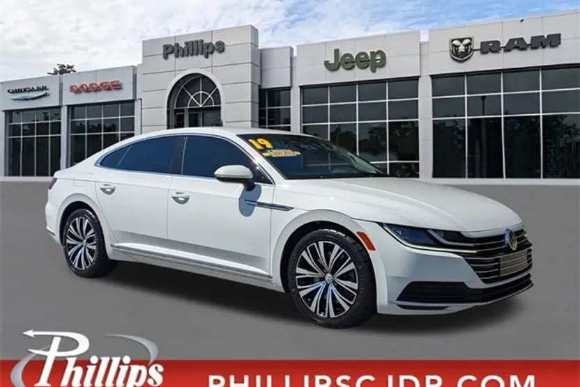 2019 Volkswagen Arteon SE photo 1