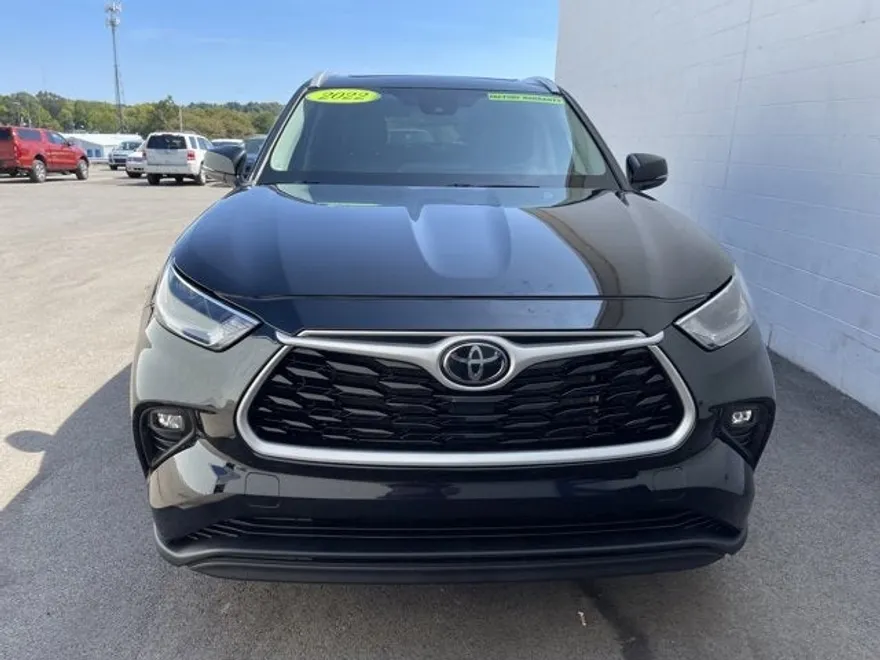 2022 Toyota Highlander XLE photo 1