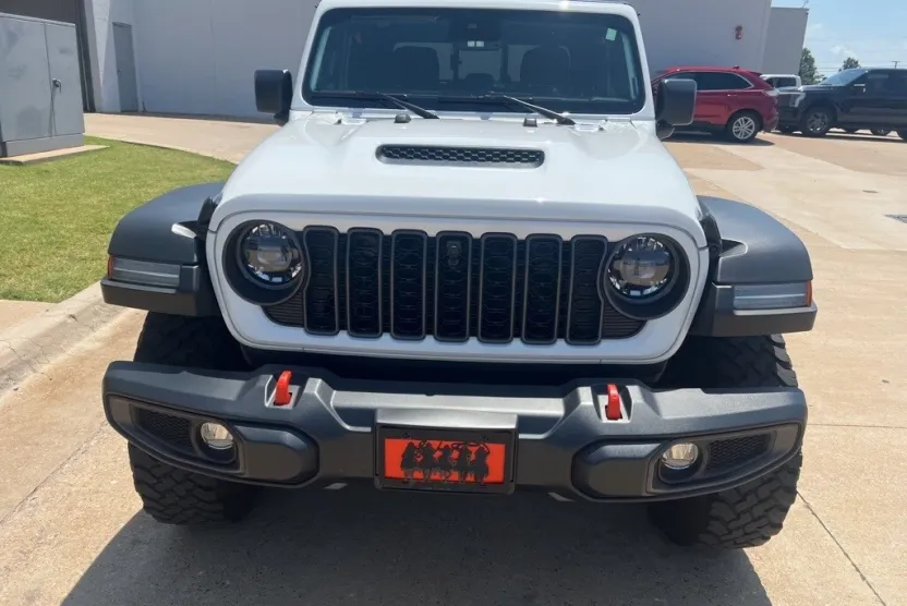 2024 Jeep Gladiator Mojave photo 1