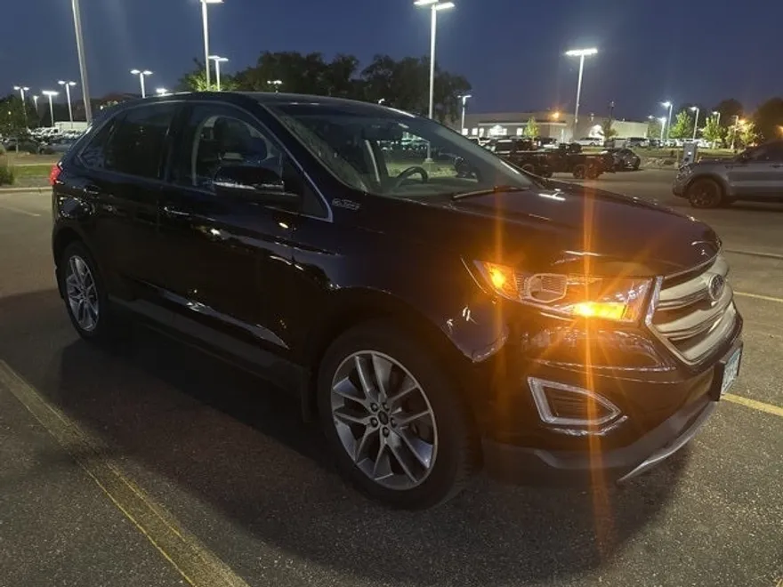 2016 Ford Edge Titanium photo 1
