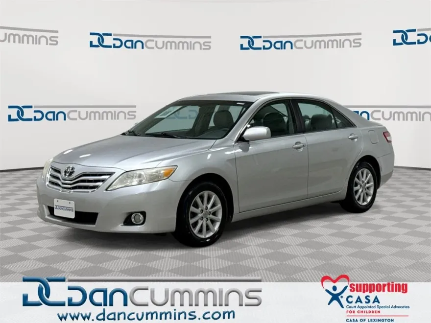 2011 Toyota Camry LE photo 1