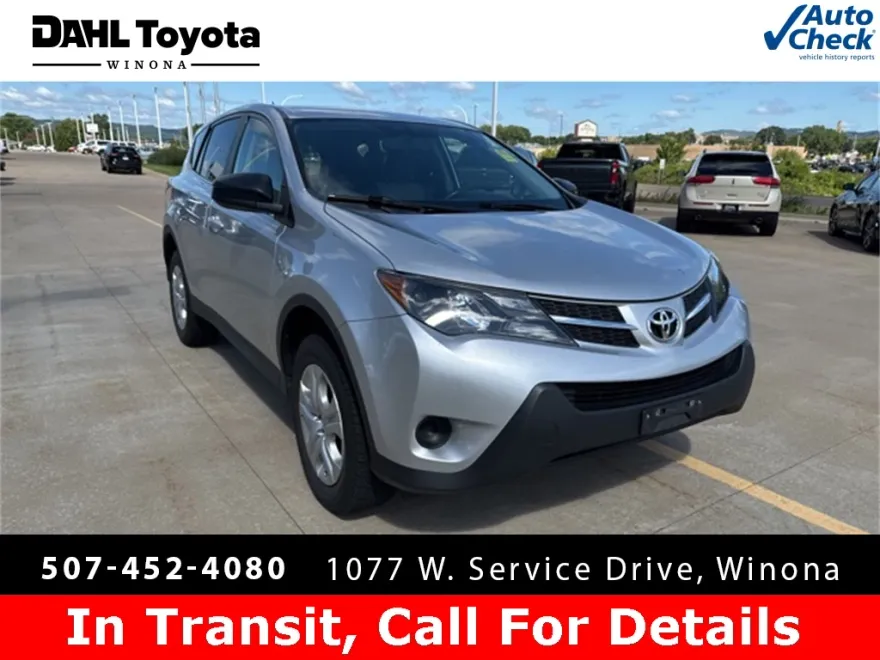 2015 Toyota RAV4 LE photo 1