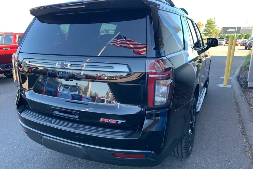 2022 Chevrolet Tahoe RST photo 1