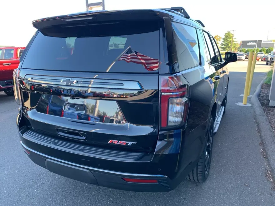 2022 Chevrolet Tahoe RST photo 1