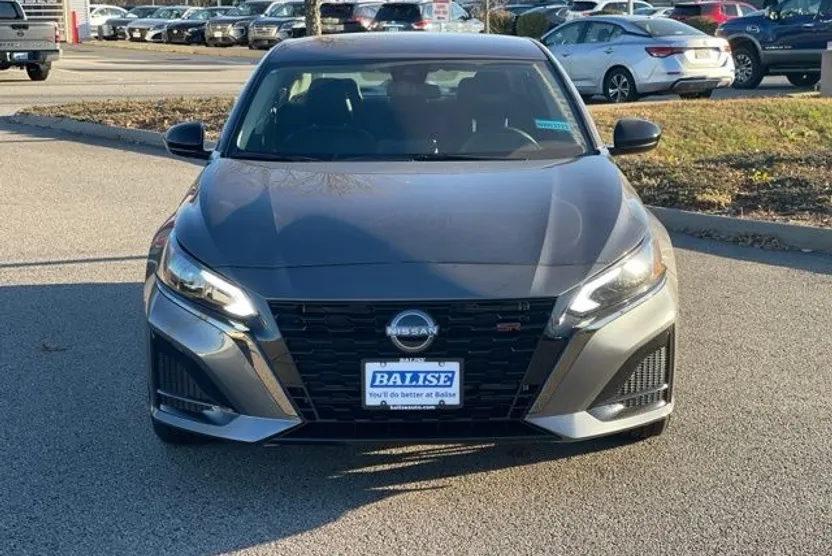 2025 Nissan Altima 2.5 SR photo 1