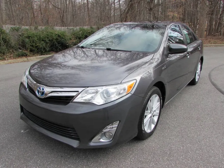 2014 Toyota Camry Hybrid XLE photo 1