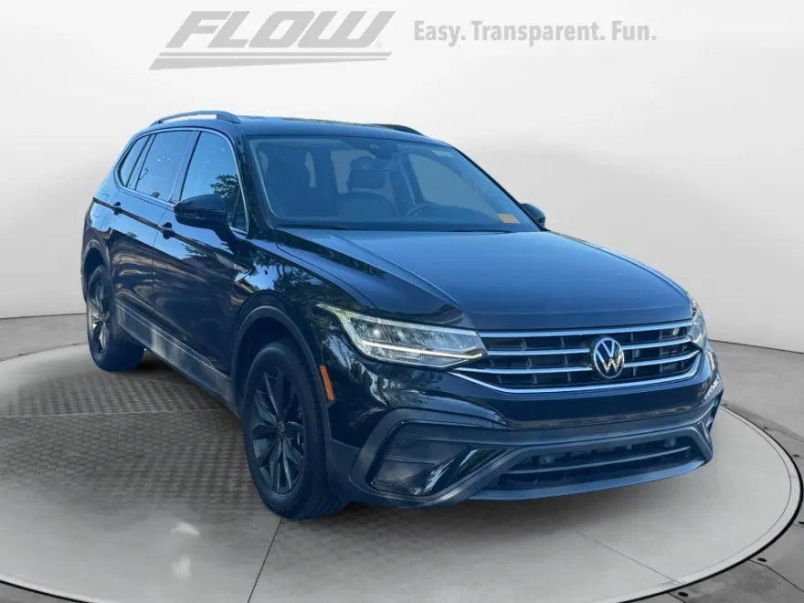 2023 Volkswagen Tiguan SE photo 1