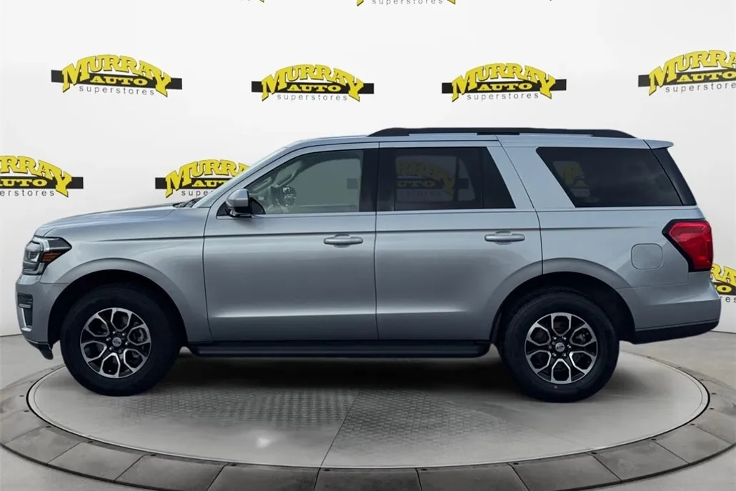 2024 Ford Expedition XLT photo 1