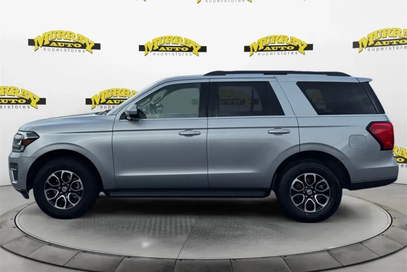 2024 Ford Expedition XLT photo 1