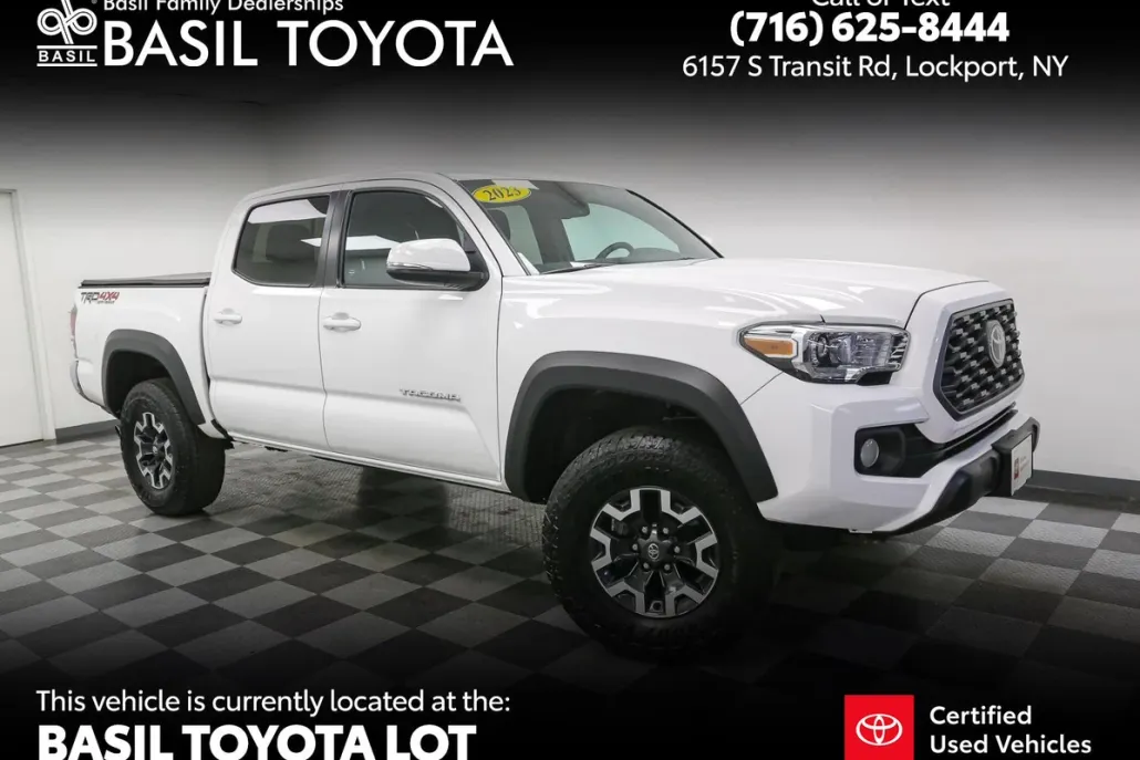 2023 Toyota Tacoma TRD photo 1