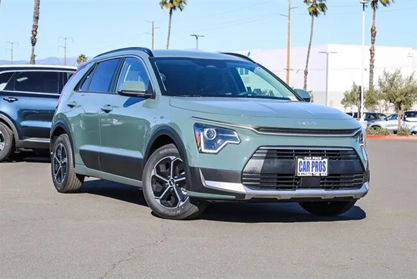 2025 Kia Niro EX photo 1