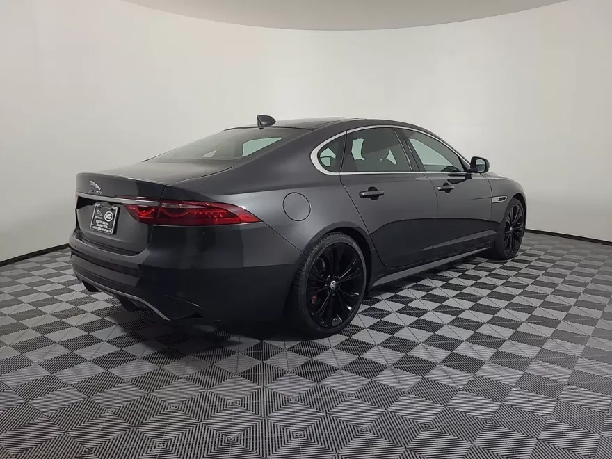 2024 Jaguar XF R-Dynamic SE photo 2