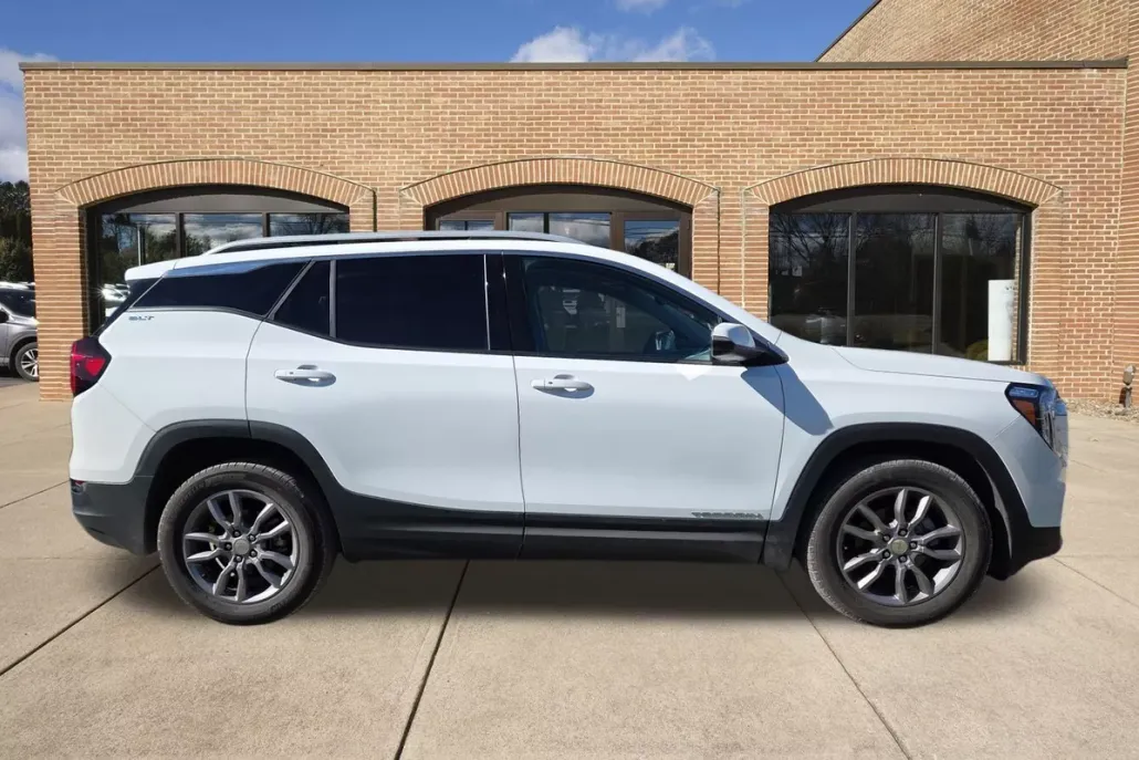 2024 Gmc Terrain SLT photo 1