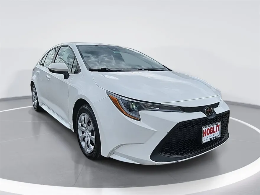 2022 Toyota Corolla LE photo 1