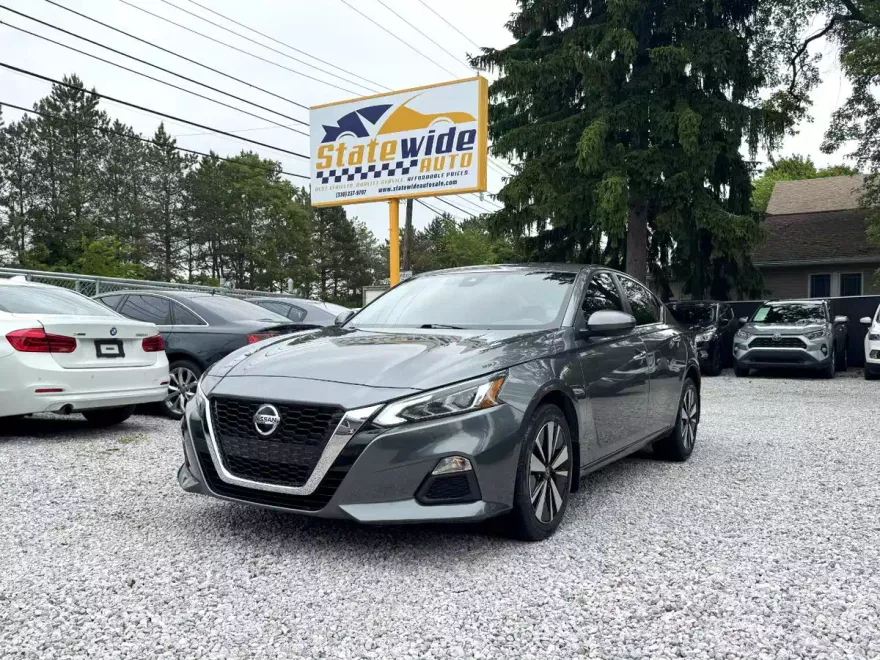2021 Nissan Altima 2.5 SV photo 1