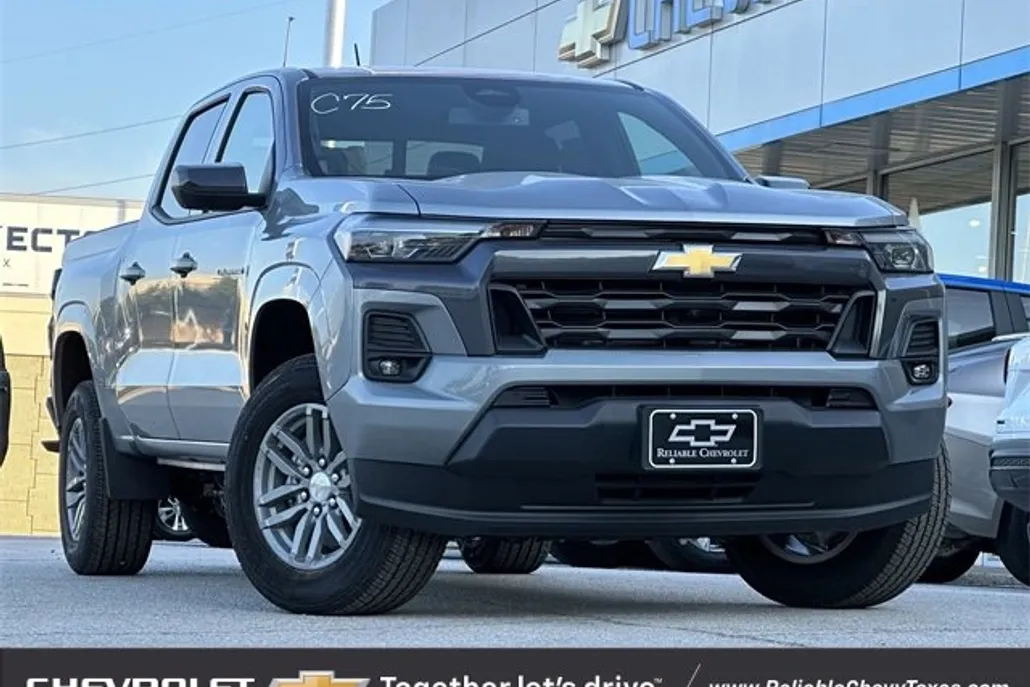 2026 Chevrolet Colorado LT photo 1