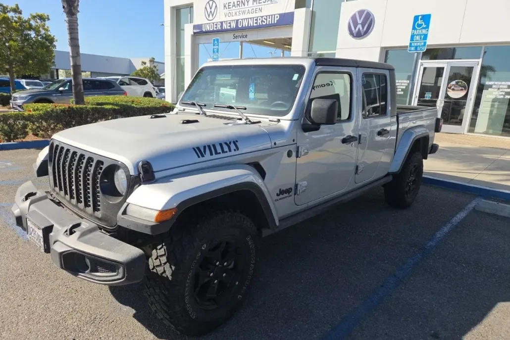 2022 Jeep Gladiator Willys photo 1