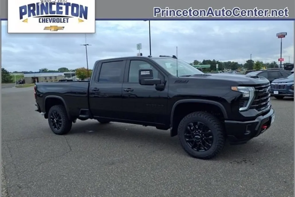 2026 Chevrolet Silverado 3500HD LT photo 1