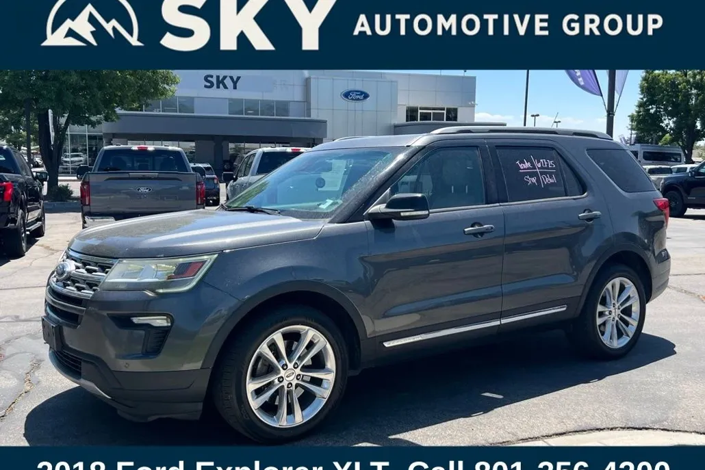 2018 Ford Explorer XLT photo 1