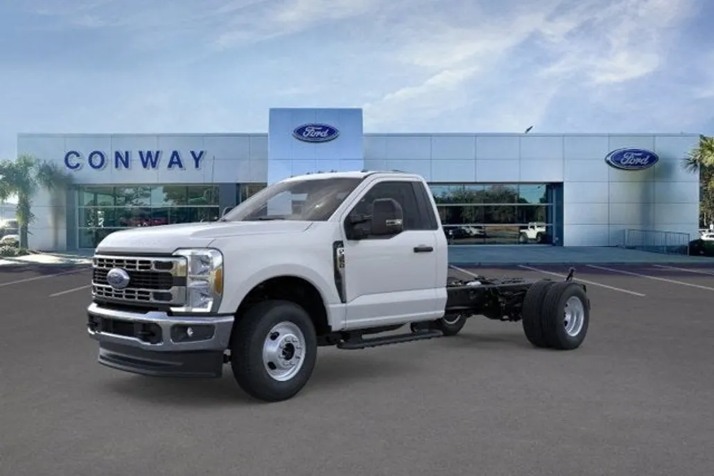 2025 Ford F-350 photo 1