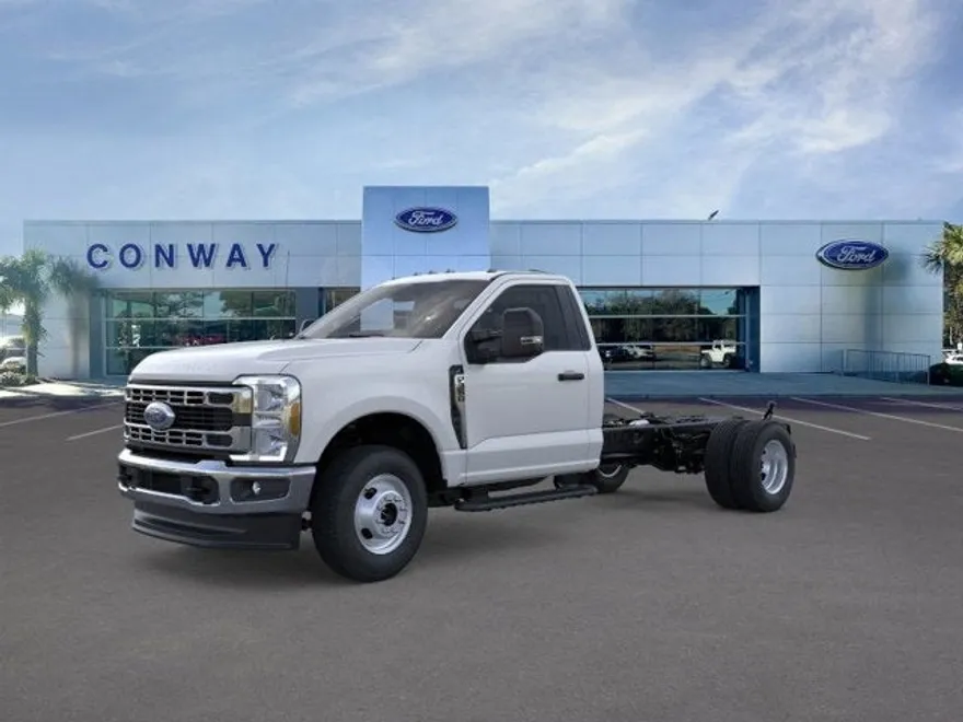 2025 Ford F-350 photo 1