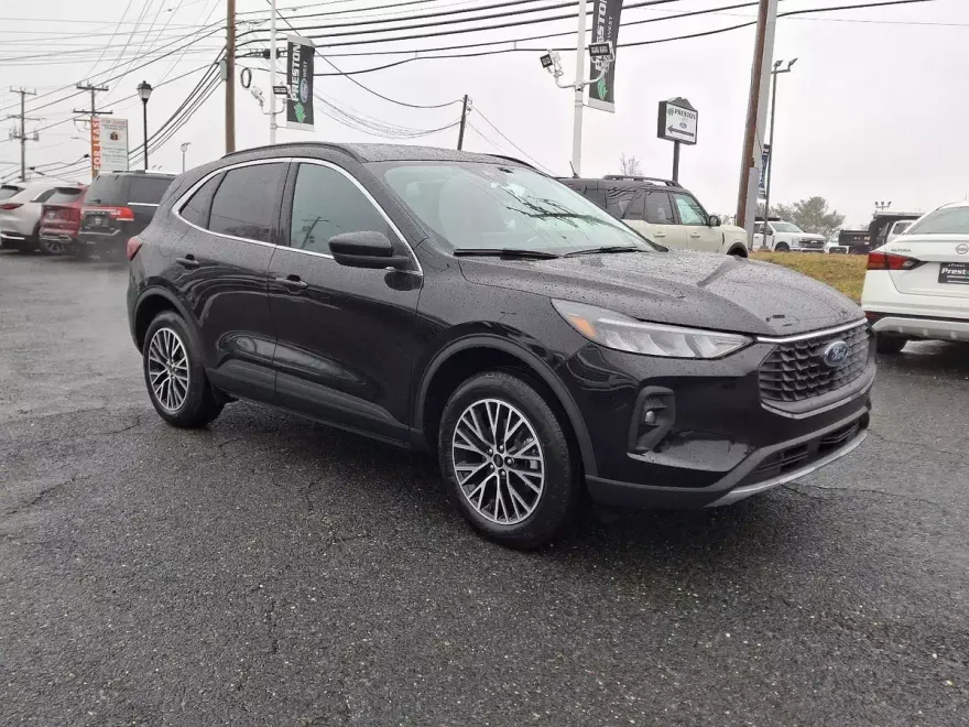 2025 Ford Escape Plug-In Hybrid photo 1