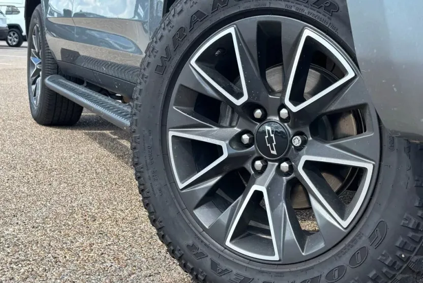 2023 Chevrolet Tahoe Z71 photo 1