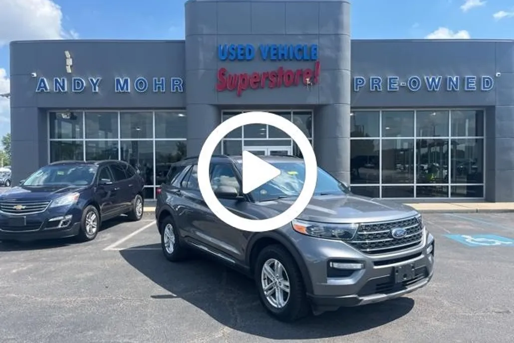 2023 Ford Explorer XLT photo 1
