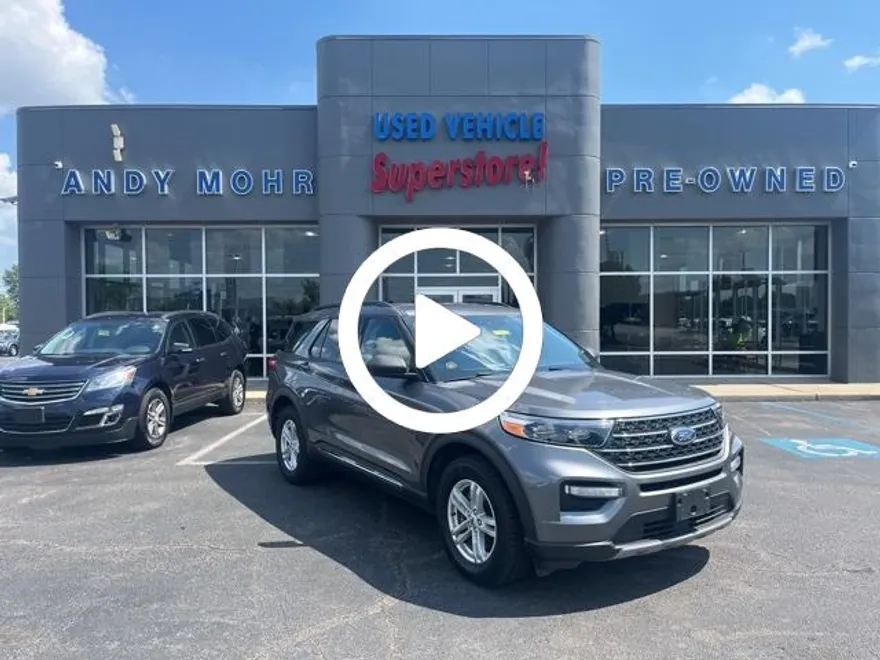 2023 Ford Explorer XLT photo 1