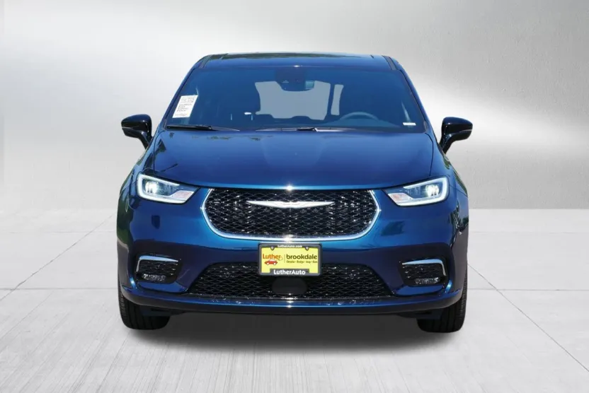 2025 Chrysler Pacifica photo 1