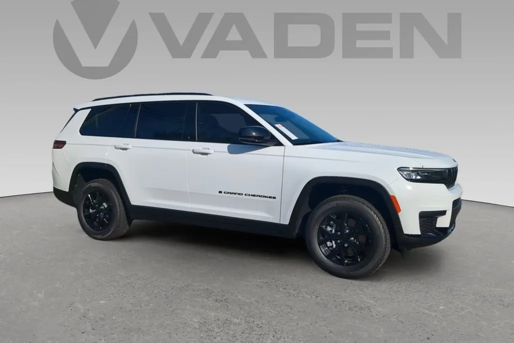 2025 Jeep Grand Cherokee Altitude photo 1