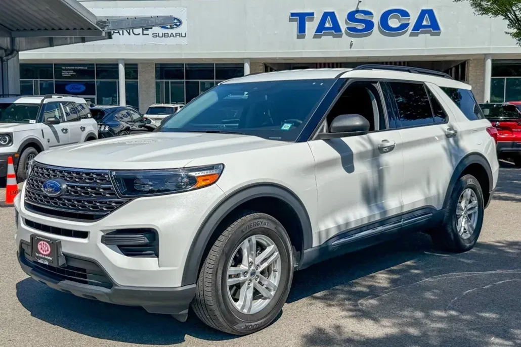 2022 Ford Explorer XLT photo 1