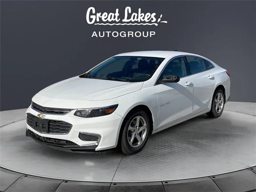 2016 Chevrolet Malibu photo 1