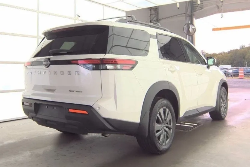 2024 Nissan Pathfinder SV photo 1