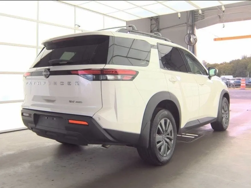 2024 Nissan Pathfinder SV photo 1